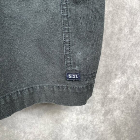5.11 Tactical 9" Cargo Shorts Mens 40 Black Cotton Canvas Work Style 73285 - Picture 8 of 13
